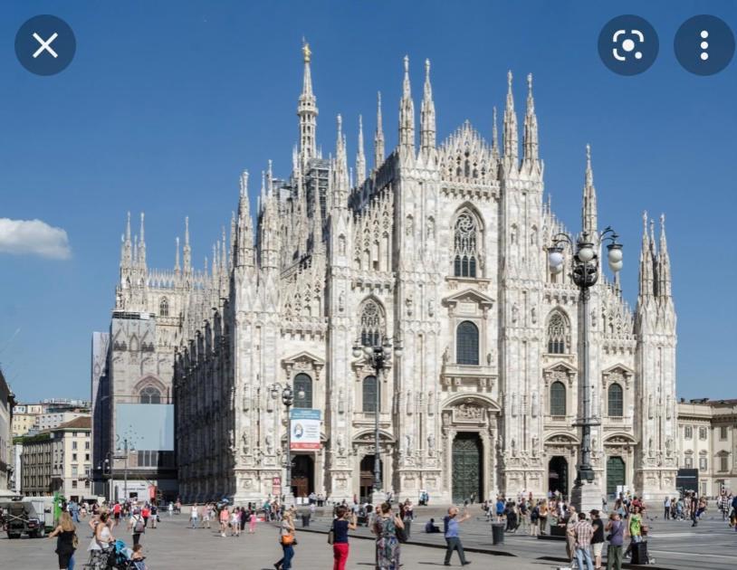 Milano: Incantevole Appartamento In Pieno Centro - Fancy Yellow Apartments Bagian luar foto