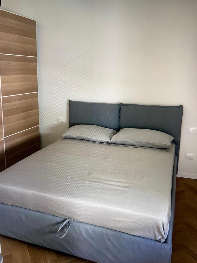 Milano: Incantevole Appartamento In Pieno Centro - Fancy Yellow Apartments Bagian luar foto