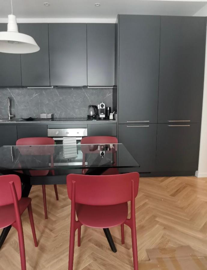 Milano: Incantevole Appartamento In Pieno Centro - Fancy Yellow Apartments Bagian luar foto