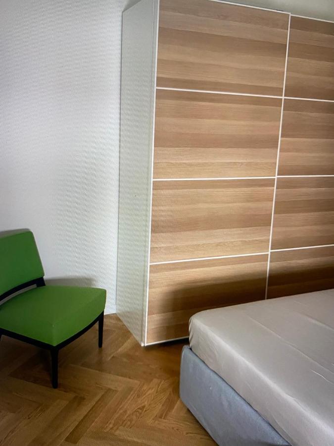 Milano: Incantevole Appartamento In Pieno Centro - Fancy Yellow Apartments Bagian luar foto
